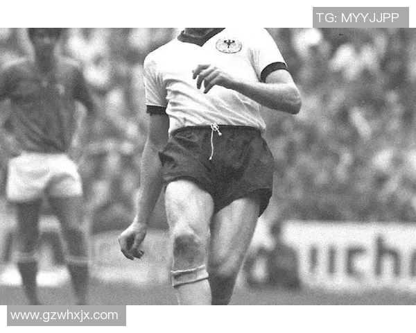 孤独的足球巨星在绿茵场上追寻荣耀背后的人生思索